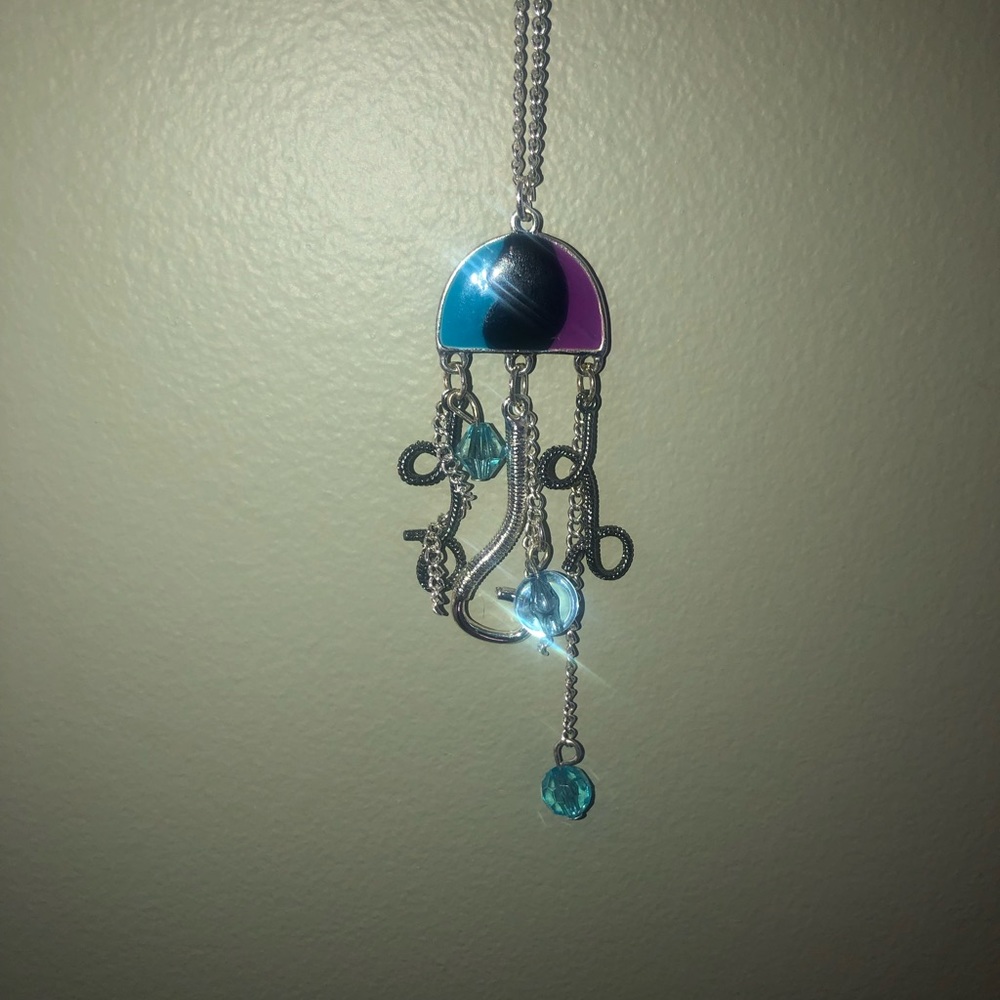 Jellyfish pendent necklace